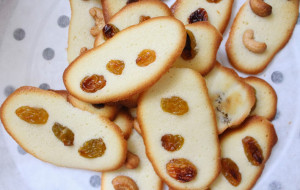 Lam nhan banh voi nho vang