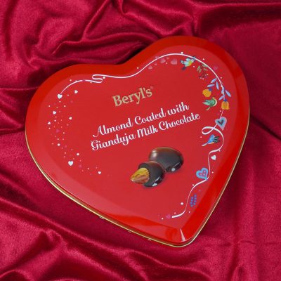 Beryl's socola sữa hạnh nhân Gianduja 80g hộp trái tim Đỏ 2 Beryls socola sua hanh nhan Gianduja 80g hop trai tim do