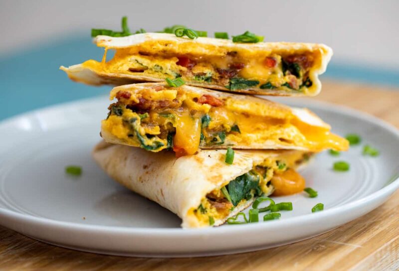 Vỏ bánh cuộn Tortilla Grafschafter 370g 3 Breakfast Tortilla hero Feature 800x544 1