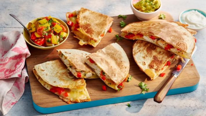 Vỏ bánh cuộn Tortilla Grafschafter 370g 8 chicken and cheese 65643 16x9