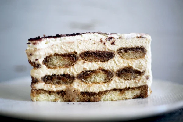 chocolate tiramisu cake anh 1