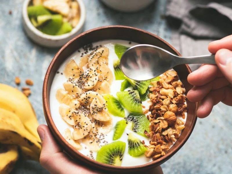 Ngũ cốc trong nutrition và y học hỗ trợ điều trị 1 ngu coc voi sua chua 1