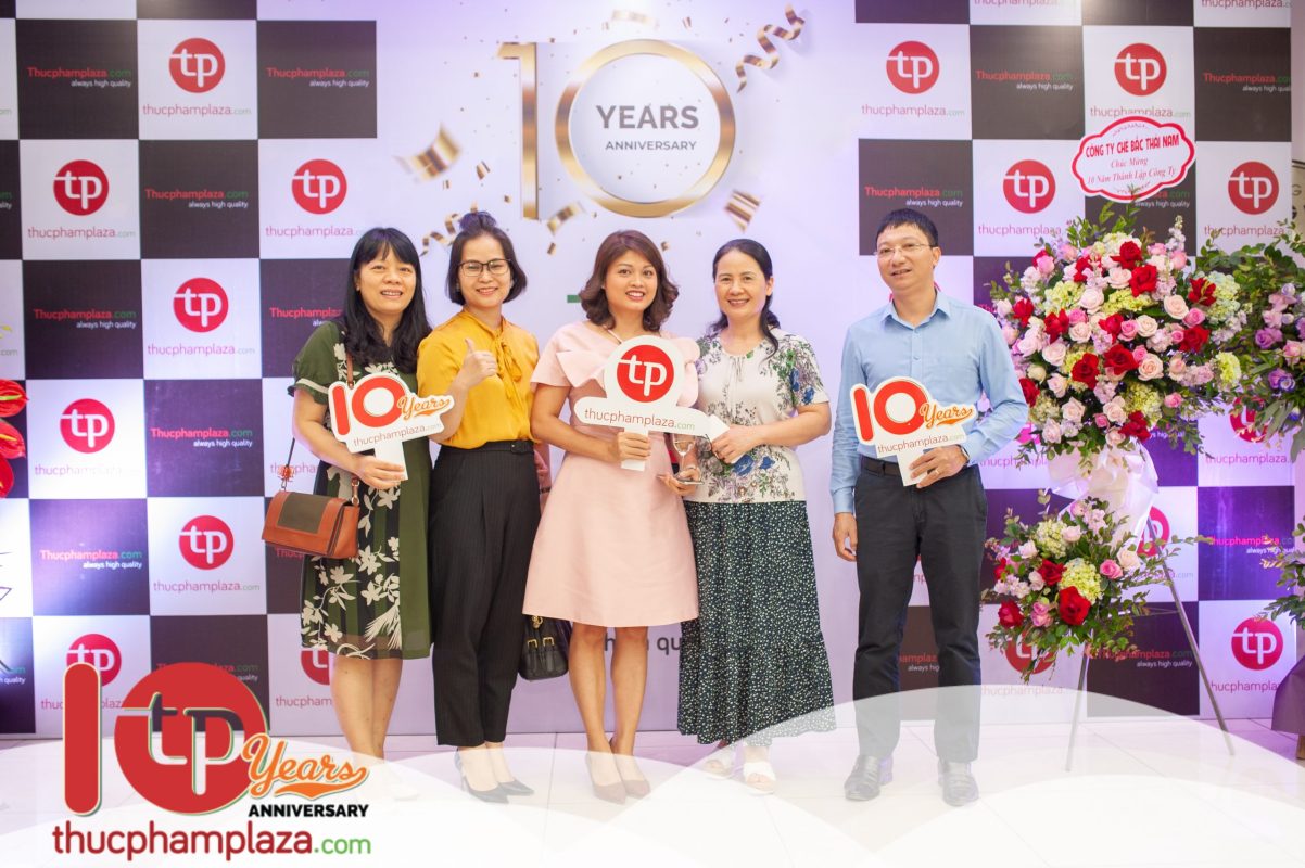 Kỷ niệm 10 năm thành lập Công ty TNHH Thực Phẩm Plaza thành công rực rỡ 1 AQS 3615 scaled large