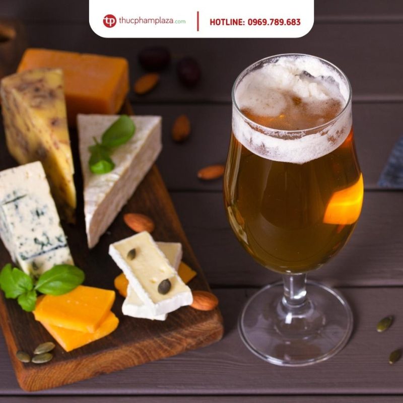 Cách thưởng thức bia Chimay với phô mai và các loại phô mai phù hợp 2 Bia va pho mai large