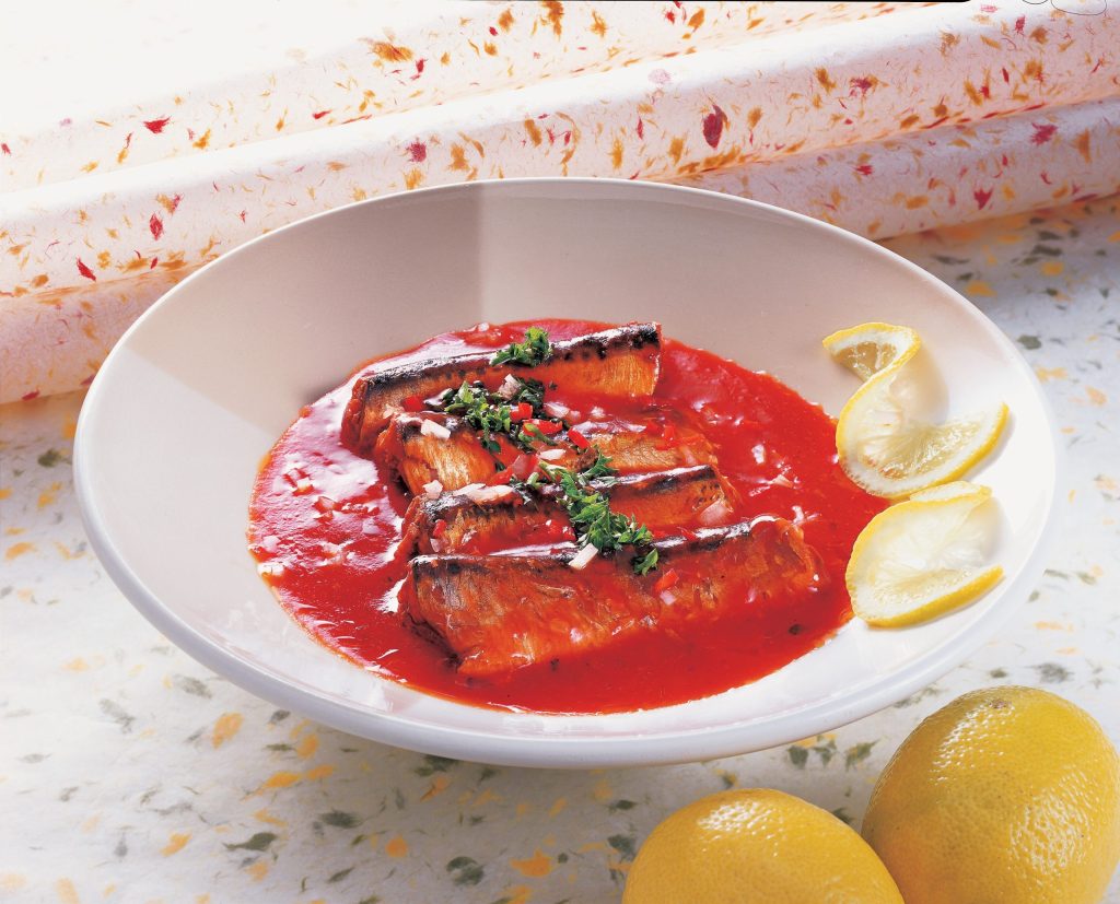 Cách làm cá trích xốt cà chua "siêu đỉnh" 3 RS6805 sardines tomato sauce 1 scaled large
