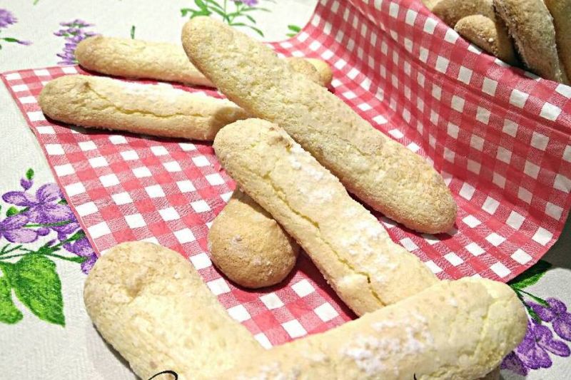 Cách làm bánh Lady Finger giòn tan chuẩn vị Ý 4 lady finger