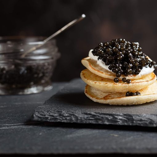 cach an trung ca tam muoi caviar blini