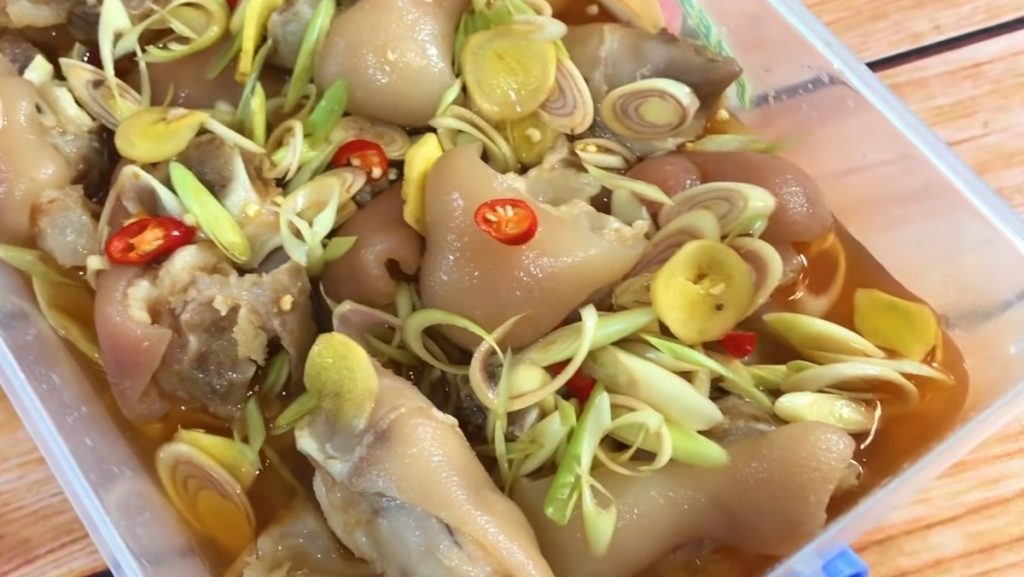 chan gio ngam mam chua ngot thumbnail large