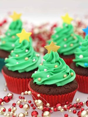 cupcake xmas trees 735x980 1 medium