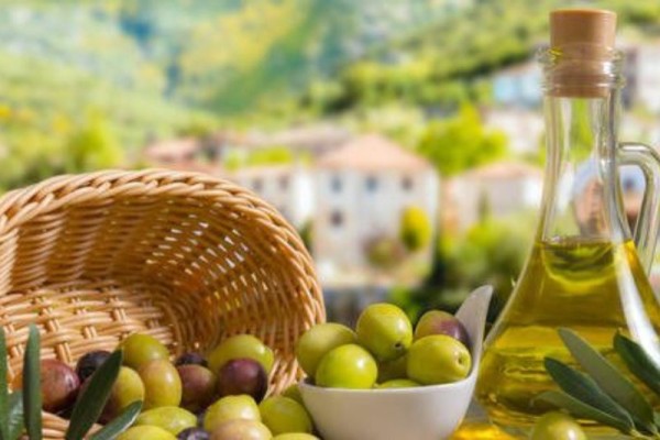 Giải đáp thắc mắc: Dầu ô liu làm món gì cho bé? 4 Dầu ô liu làm món gì cho bé