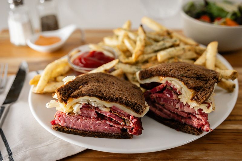 Cách làm Reuben Sandwich - Món ăn trứ danh đất Mỹ 5 Lời khuyên từ chúng tôi