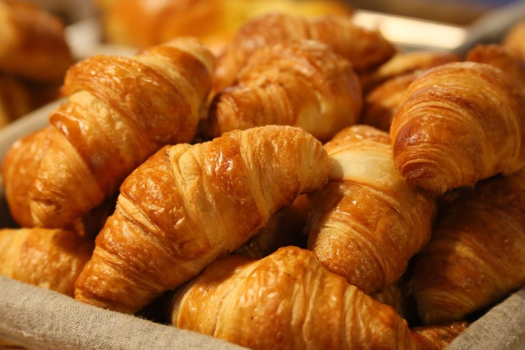 Bánh sừng bò (bánh croissant)