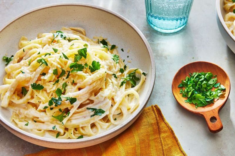 Mì Fettuccine Alfredo - Bí quyết cho bữa ăn hoàn hảo 1 Fettuccine Alfredo