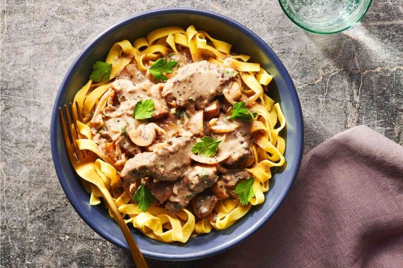 Hướng dẫn cách chế biến Stroganoff - món ăn cổ điển của Nga 1 Stroganoff