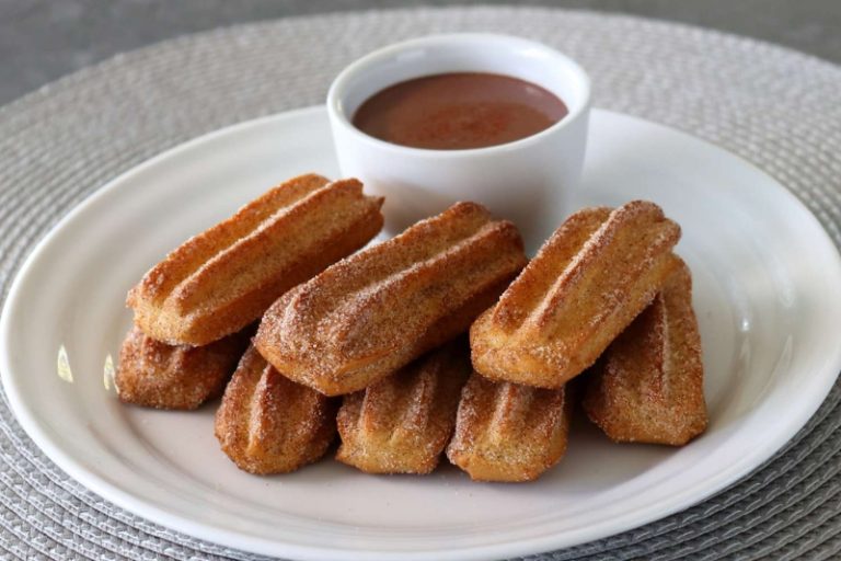 Cách làm bánh Churros chấm socola ngon khó cưỡng
