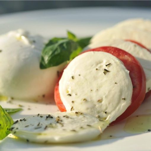 Phô mai Mozzarella tươi hiệu Galbani có thể chế biến nhiều món ăn