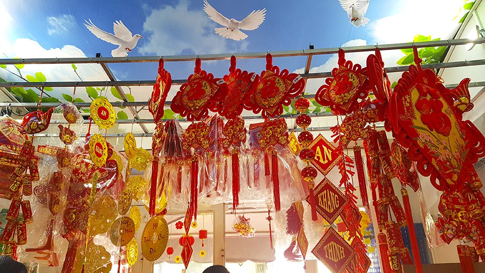 Top 5 cách Trang trí nhà ngày Tết ở quê đẹp và ấm cúng 8 trang tri vat dung mau do large