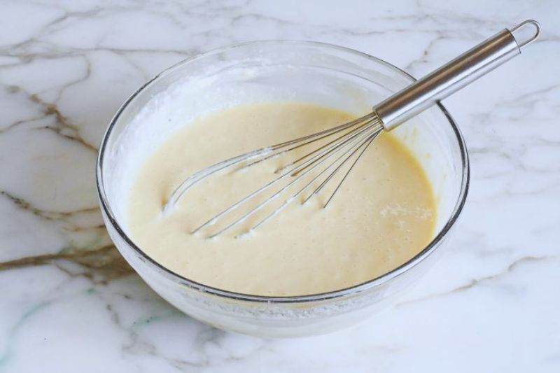 Công thức làm Tres Leches Cake chuẩn Mỹ Latinh 4 Hỗn hợp bột bánh sau khi trộn