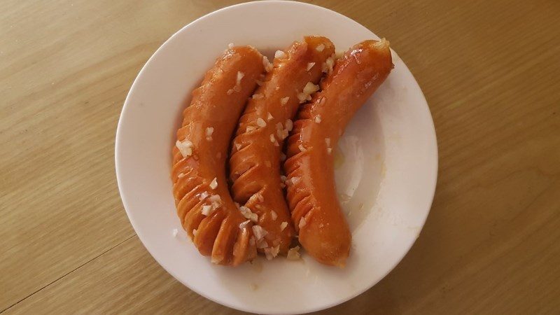 Top 5 món ngon từ xúc xích hấp dẫn 2