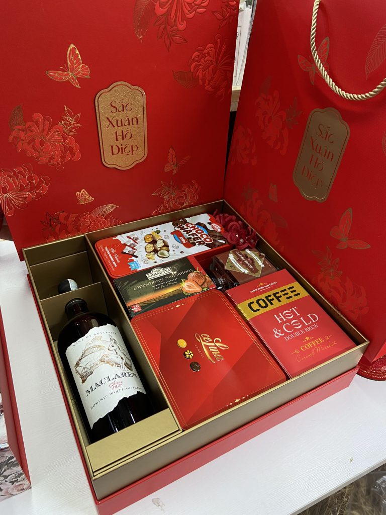 Những mặt hàng sẽ hốt bạc dịp tết 2024 12 z5073095016931 8be3d6493cb1ff187d25fb1947dfef7e large