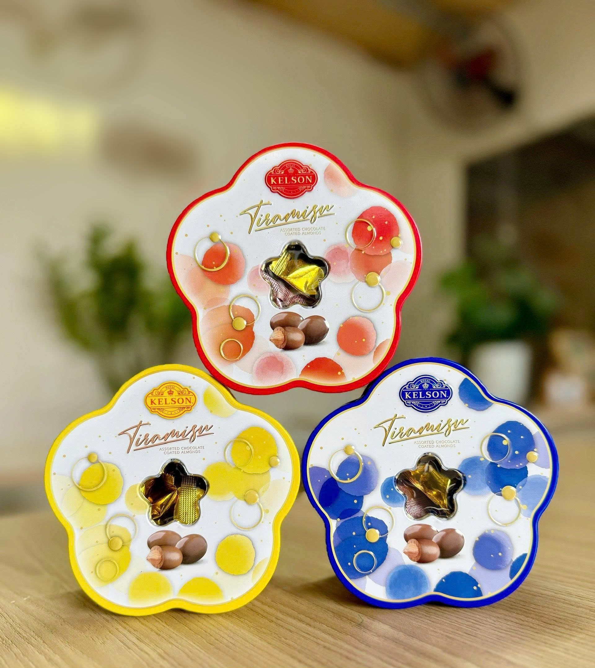 Kẹo Socola Tiramisu tổng hợp Kelson hộp hoa 70g các màu 1 z7330919814712 7fd75adf366d26e3417ca7611532154a 1 e1765854931700
