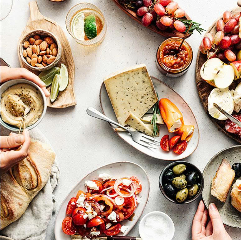 Hộp quà cao cấp Xúc Xích Tây Ban Nha Mix vị 570g 2 z7496248288697 22ddbddfd02c4082e411b16b28762424 1