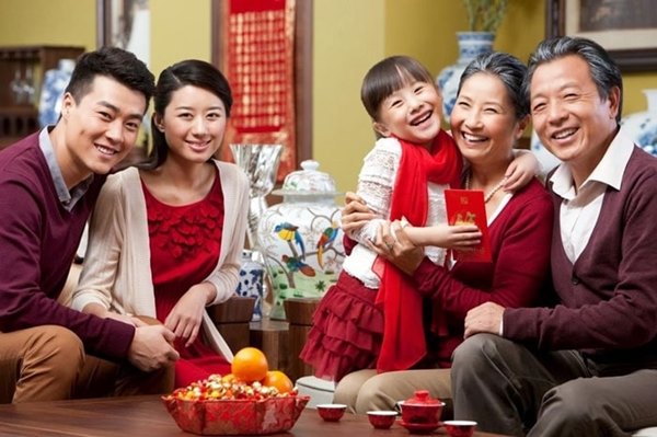 Nghệ thuật chọn quà tết cho cha mẹ và nghĩa bạn bè, nghĩa tình gia đình 2 qua tet cho bo me chong vo 2