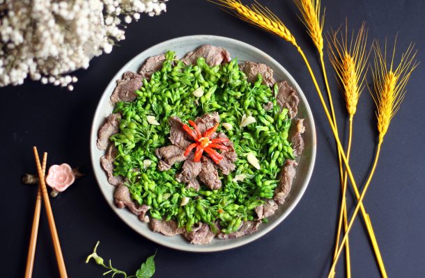 Tiện lợi và nhanh chóng: Nấu canh và món xào thơm ngon với bột tỏi 2 thit bo xao bong thien ly