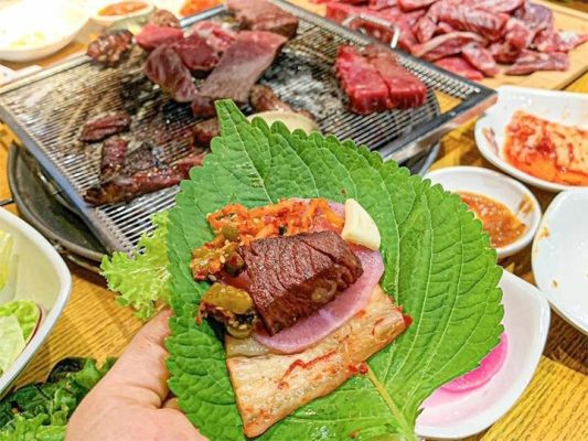 Cỏ Xạ Hương Khô Nghiền Trong Nghệ Thuật Ướp & Nướng Thịt 2 uop va nuong thit 1